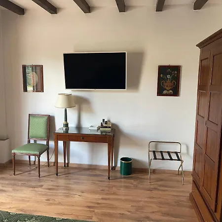 Fattoria Raffaelli Farm stay Colle Farnese