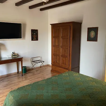 Fattoria Raffaelli Farm stay Colle Farnese