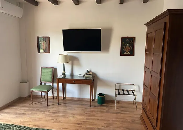 Fattoria Raffaelli Farm stay Colle Farnese